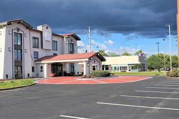 هتل Quality Inn