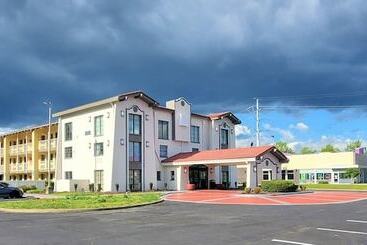 هتل Quality Inn