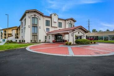 هتل Quality Inn