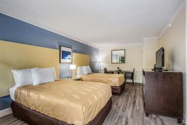 هتل Quality Inn