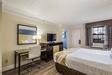 هتل Quality Inn