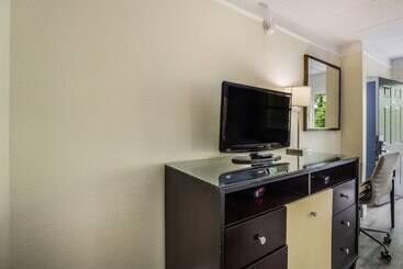هتل Quality Inn