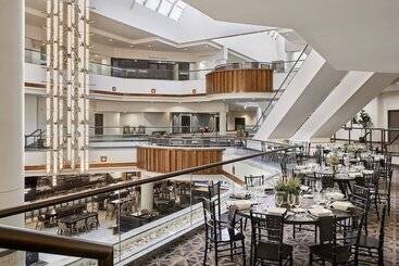 Отель San Antonio Marriott Rivercenter On The River Walk