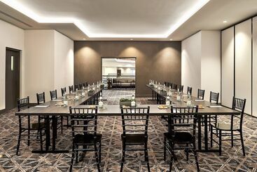 Отель San Antonio Marriott Rivercenter On The River Walk