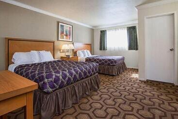 هتل Soma Park Inn