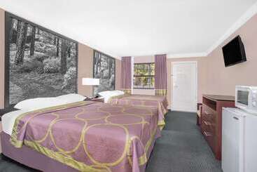هتل Super 8 By Wyndham Austell/six Flags