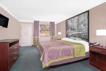 هتل Super 8 By Wyndham Austell/six Flags