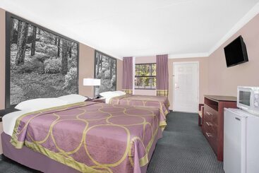 هتل Super 8 By Wyndham Austell/six Flags