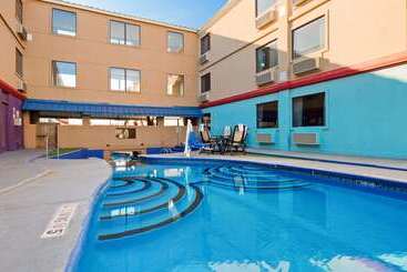 Surestay Plus Hotel By Best Western Lubbock Medical Center