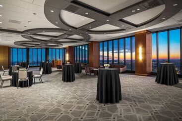 The Marquette Hotel, Curio Collection By Hilton