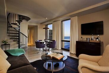 هتل Thompson Chicago, By Hyatt
