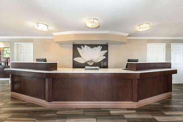 هتل Travelodge By Wyndham El Paso  Airport