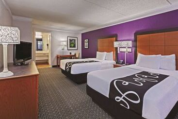 هتل Travelodge By Wyndham Houston Cyfair