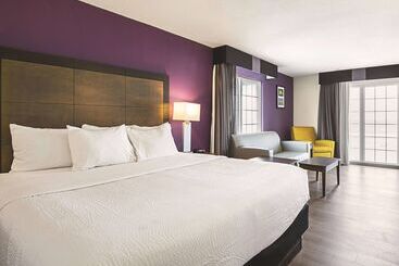 هتل Wingate By Wyndham Galveston East Beach