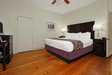 Lamothe House Hotel A French Quarter Guest Houses Property
