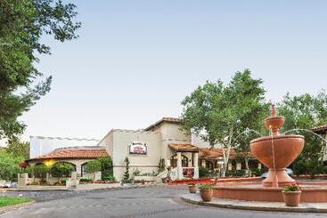Los Abrigados Resort And Spa