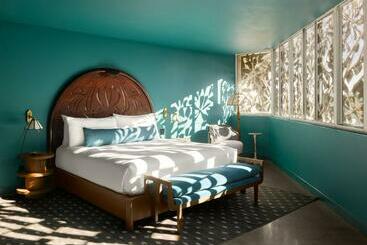 Mayfair House Hotel & Garden