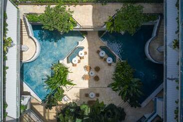 Mayfair House Hotel & Garden