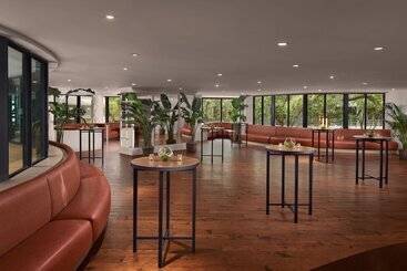 Mayfair House Hotel & Garden