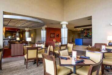 Мотель Cambria Hotel Rapid City Near Mount Rushmore