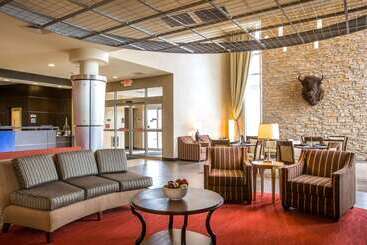 Мотель Cambria Hotel Rapid City Near Mount Rushmore