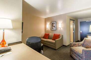 Мотель Cambria Hotel Rapid City Near Mount Rushmore