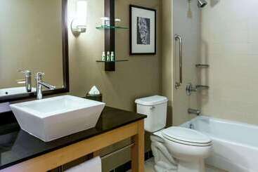 Мотель Cambria Hotel Rapid City Near Mount Rushmore
