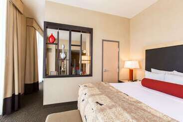 Мотель Cambria Hotel Rapid City Near Mount Rushmore