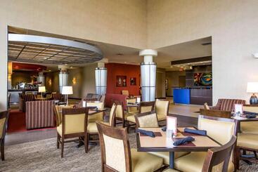 Мотель Cambria Hotel Rapid City Near Mount Rushmore