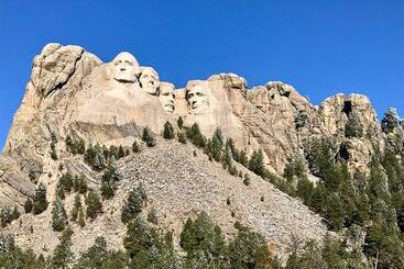 Мотель Cambria Hotel Rapid City Near Mount Rushmore