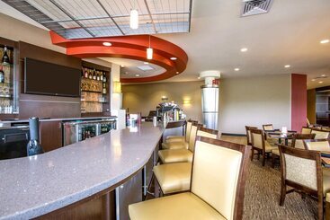 Мотель Cambria Hotel Rapid City Near Mount Rushmore
