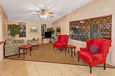 مُتل Knights Inn Austell