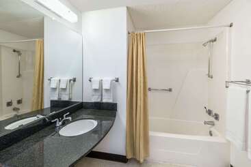 مُتل Knights Inn Canton