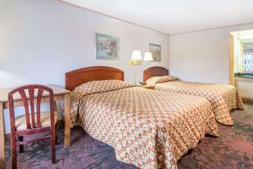 مُتل Knights Inn Canton