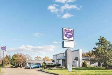 مُتل Knights Inn Canton