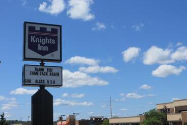 مُتل Knights Inn Canton
