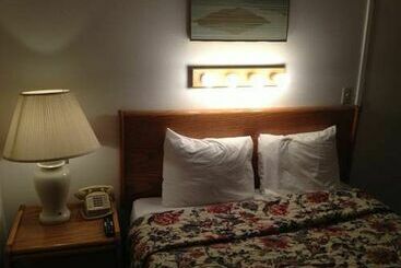 Cozy Cove Beachfront Resort