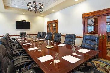 هتل Crowne Plaza Knoxville Downtown University, An Ihg