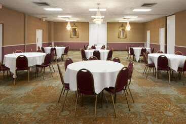هتل Baymont By Wyndham Salem Roanoke Area