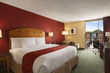 هتل Baymont By Wyndham Salem Roanoke Area