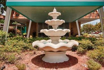هتل Baymont By Wyndham Sarasota
