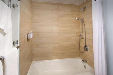 هتل Best Western Beachside Inn