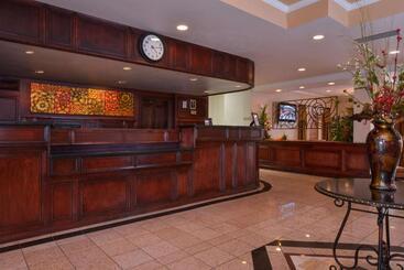 Wyndham Tucson Airport Hotel & Conference Center