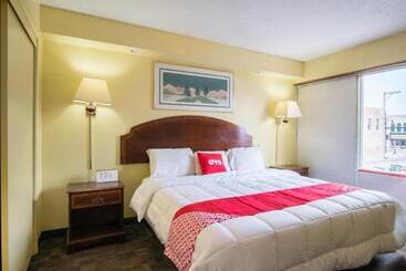 OYO Hotel Hutchinson KS West 4th Ave
