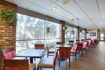 هتل Comfort Inn By The Bay