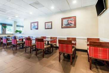 هتل Comfort Inn By The Bay