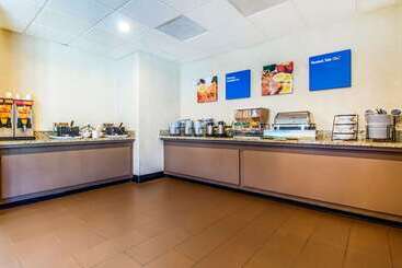 هتل Comfort Inn By The Bay