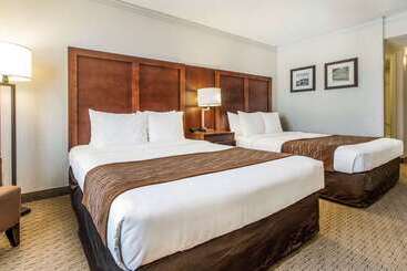 هتل Comfort Inn By The Bay
