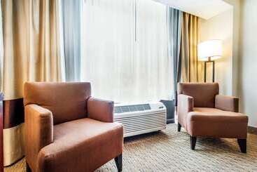 هتل Comfort Inn By The Bay