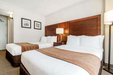 هتل Comfort Inn By The Bay